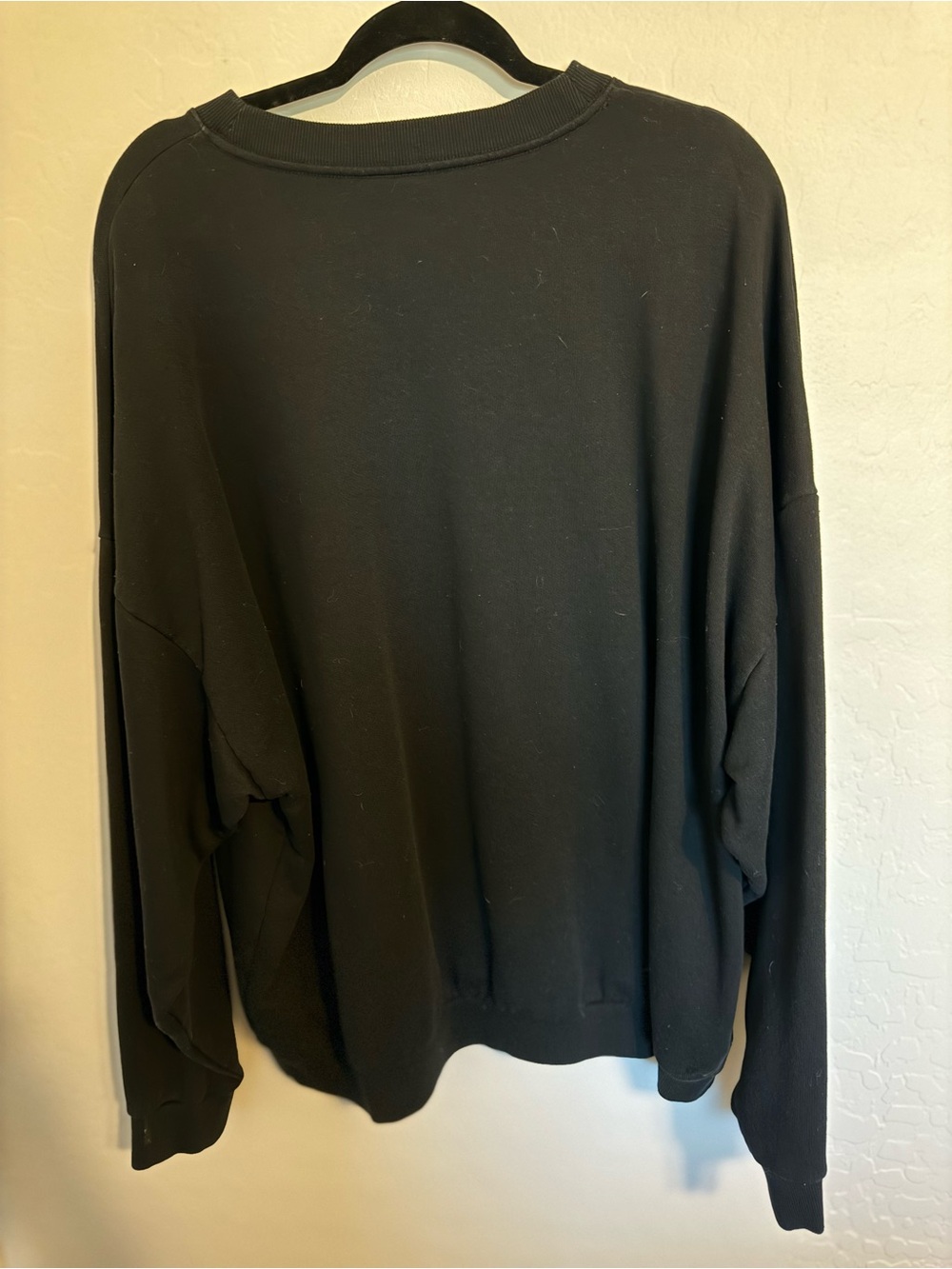 Alo Accolade Black Crewneck Sweatshirt - Picture 2 of 2